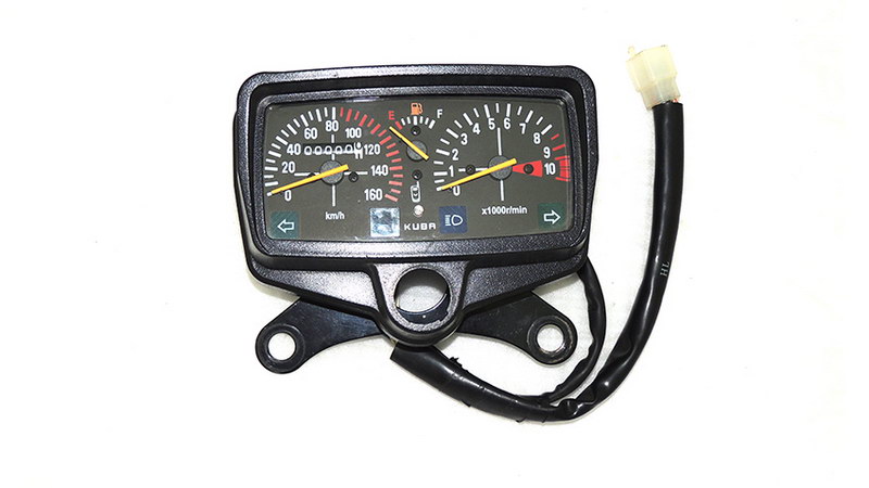 K.M SAATİ DİJİTAL BENZİN GÖSTERGELİ ( ÇİTA 100-R )